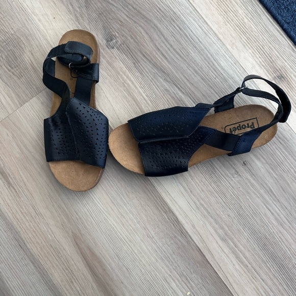 Propet Black Sandals leather Open Toe 8WW 4E NWOT - Picture 2 of 15